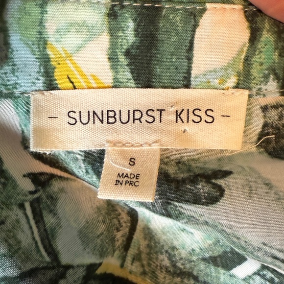 Sunburnt kiss green pattern top - Picture 8 of 8